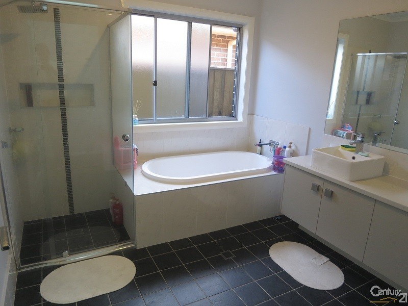 10 Kanimbla St, The Ponds NSW 2769