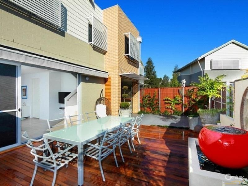4 Caddies Blvd, Rouse Hill NSW 2155