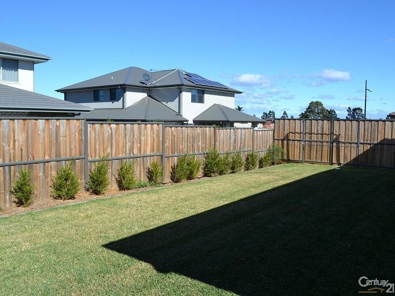 25 Lyrebird Crescent, The Ponds NSW 2769