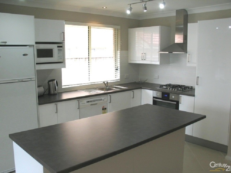 28 Aberdour Ave, Rouse Hill NSW 2155