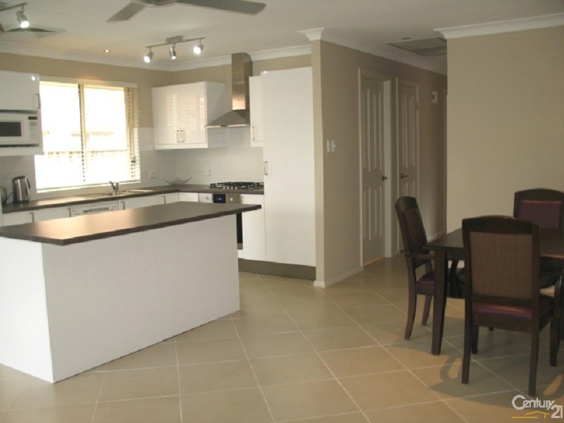 28 Aberdour Ave, Rouse Hill NSW 2155