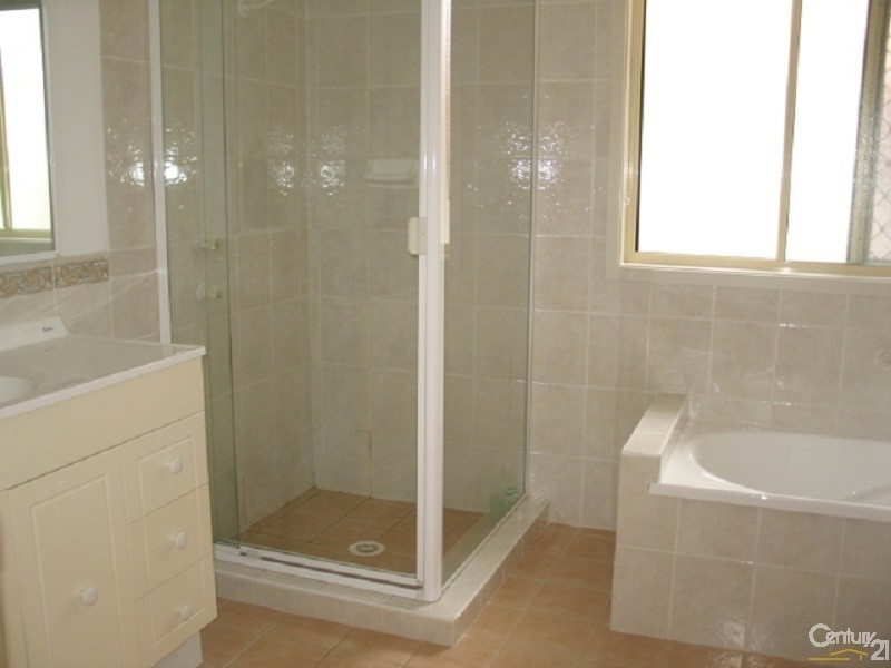 28 Aberdour Ave, Rouse Hill NSW 2155