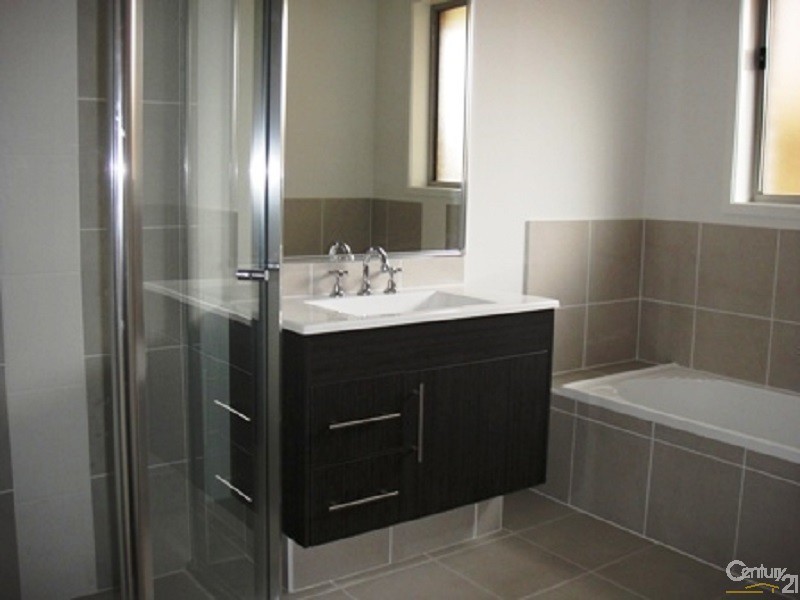 26 Adelong Parade, The Ponds NSW 2769