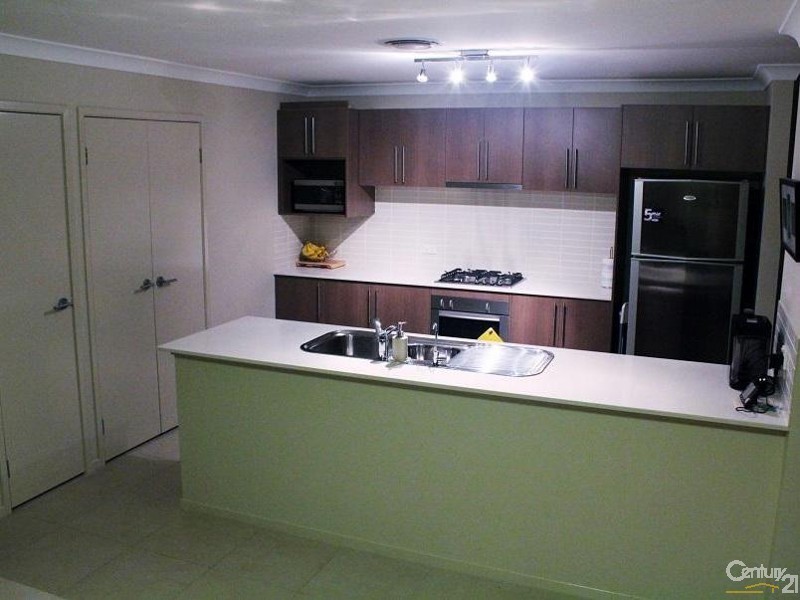 8 Allambie St, The Ponds NSW 2769