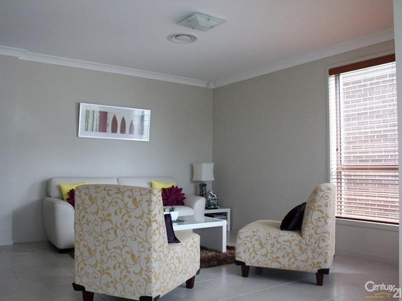 8 Allambie St, The Ponds NSW 2769