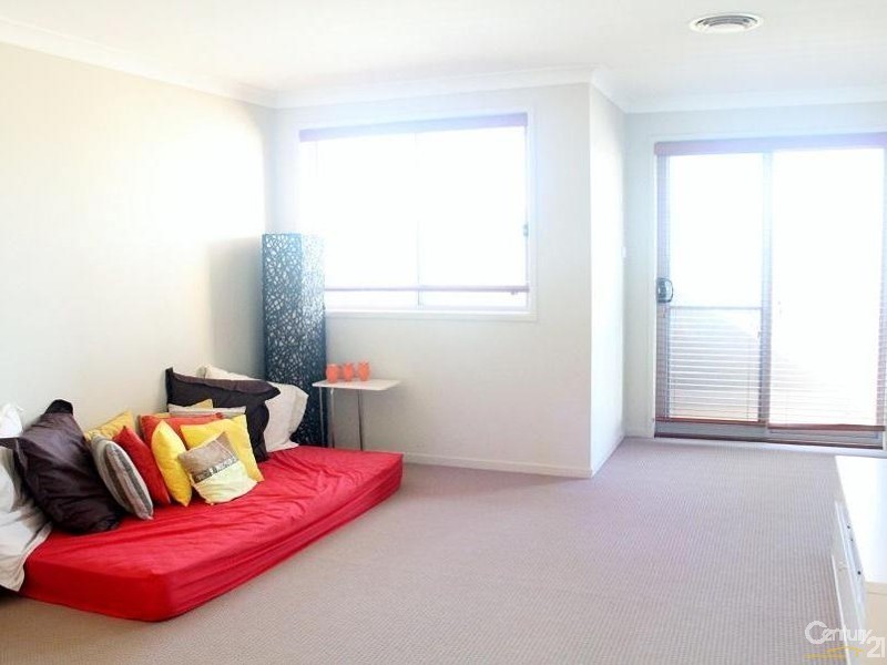 8 Allambie St, The Ponds NSW 2769