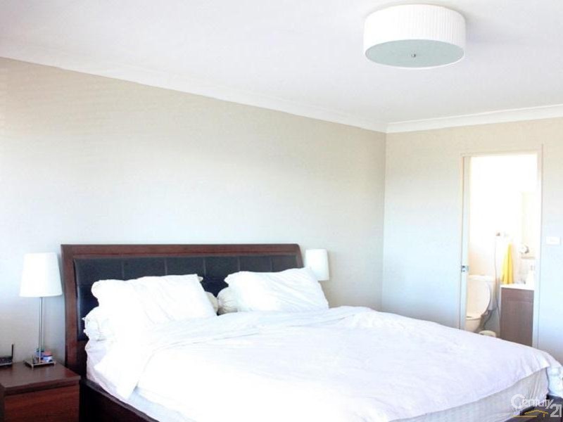 8 Allambie St, The Ponds NSW 2769