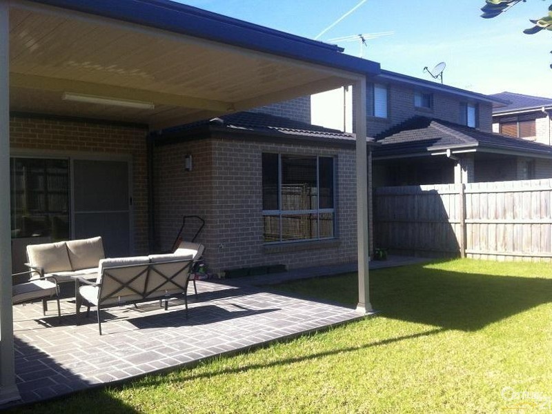 8 Allambie St, The Ponds NSW 2769