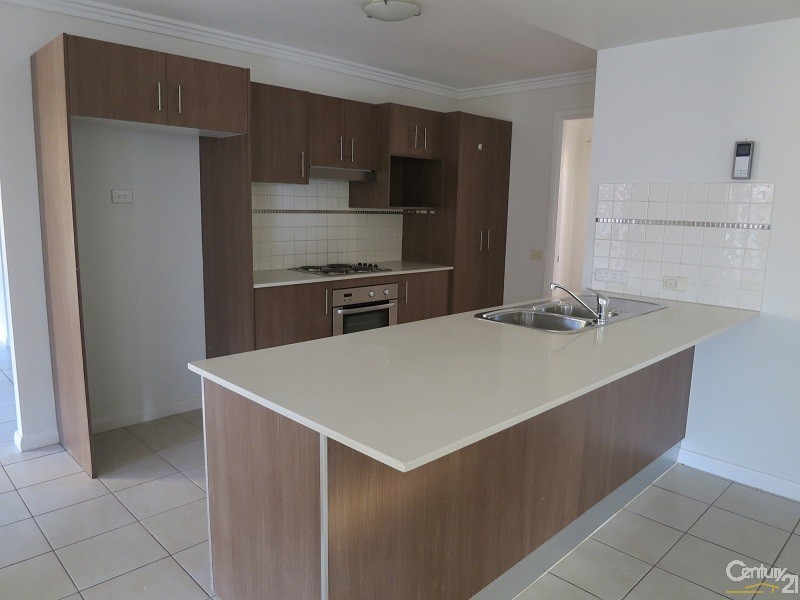 28 Rebellion Cct, Beaumont Hills NSW 2155