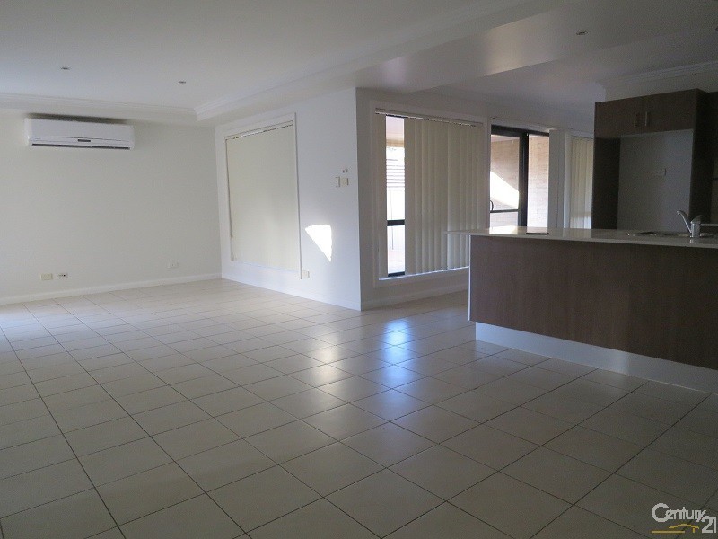 28 Rebellion Cct, Beaumont Hills NSW 2155