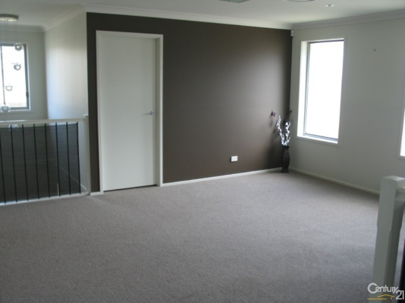 16 Sharpave Ave, The Ponds NSW 2769