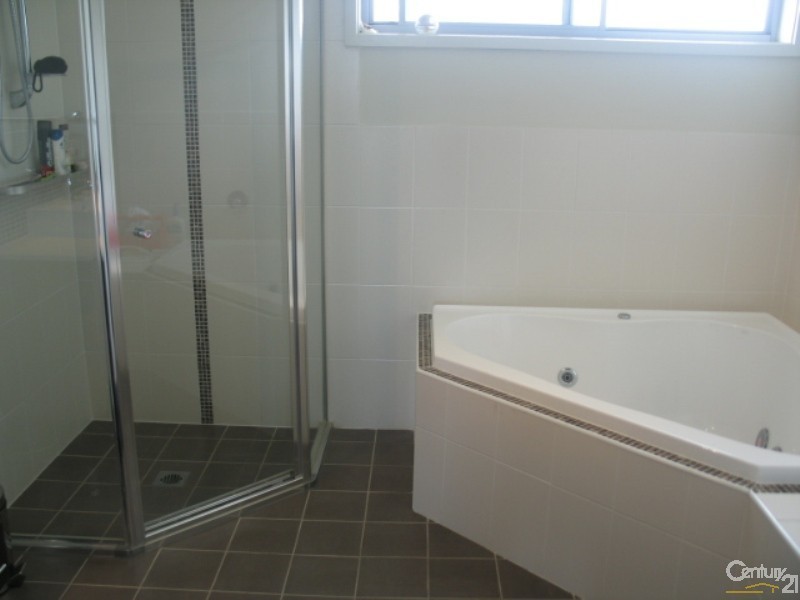 16 Sharpave Ave, The Ponds NSW 2769