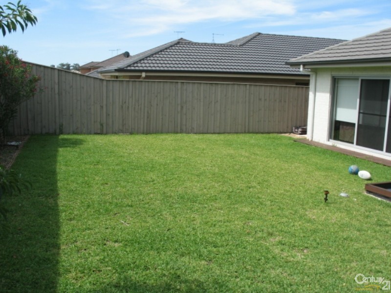 16 Sharpave Ave, The Ponds NSW 2769