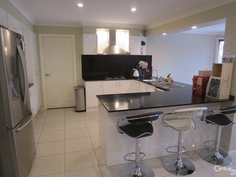 2 Millcroft Way, Beaumont Hills NSW 2155