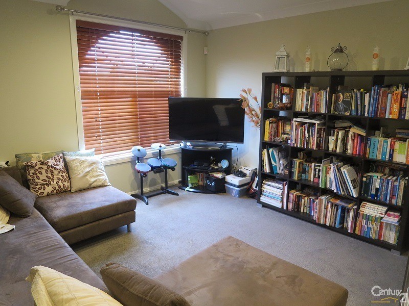 2 Millcroft Way, Beaumont Hills NSW 2155