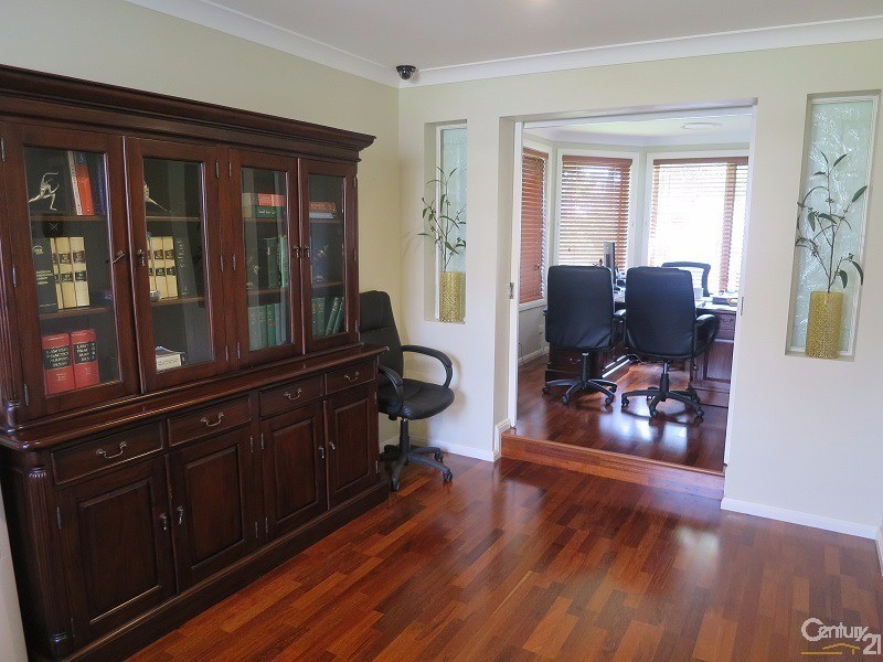 2 Millcroft Way, Beaumont Hills NSW 2155