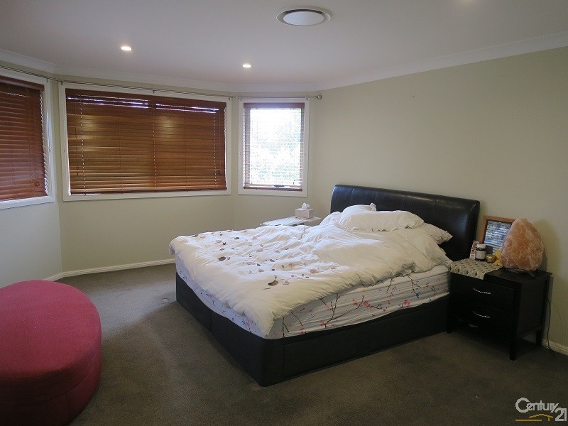 2 Millcroft Way, Beaumont Hills NSW 2155
