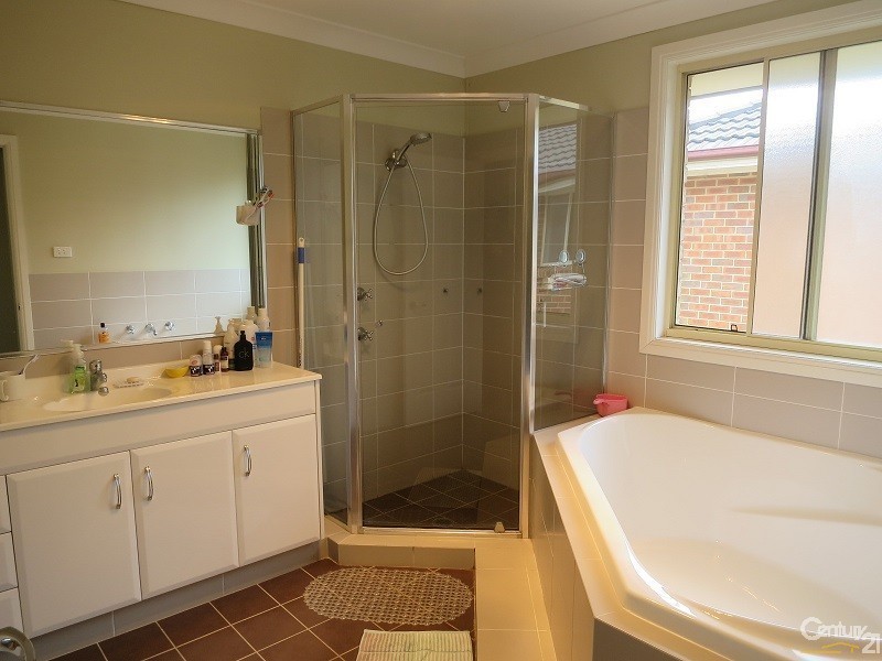 2 Millcroft Way, Beaumont Hills NSW 2155