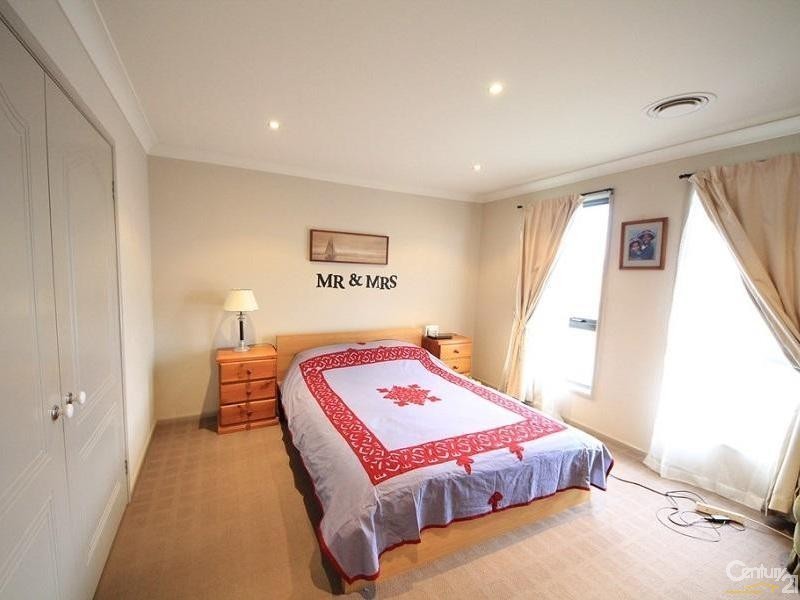 27 Rebellion Circuit, Beaumont Hills NSW 2155