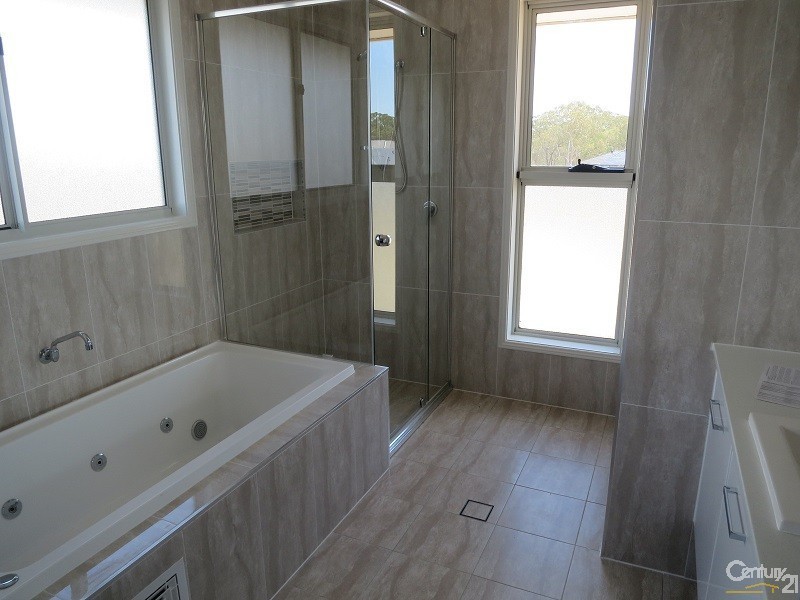 1 Chesterton Ave, Kellyville NSW 2155