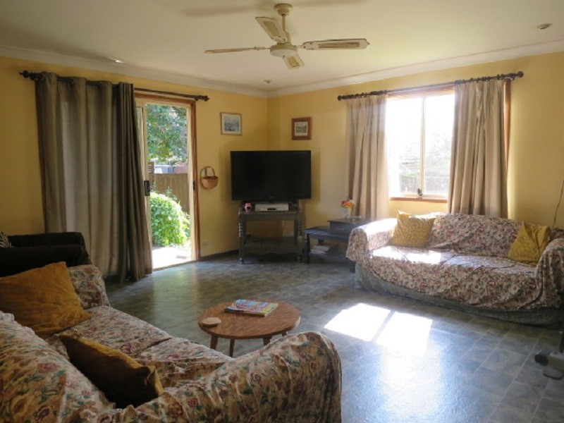 27 Cambridge Street, Blacktown NSW 2148