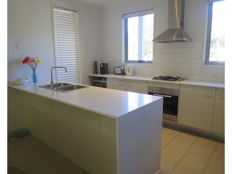 18 Caddies Blvd, Rouse Hill NSW 2155