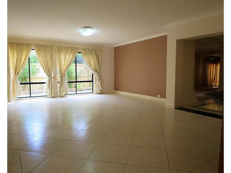 7 Forest Crescent, Beaumont Hills NSW 2155