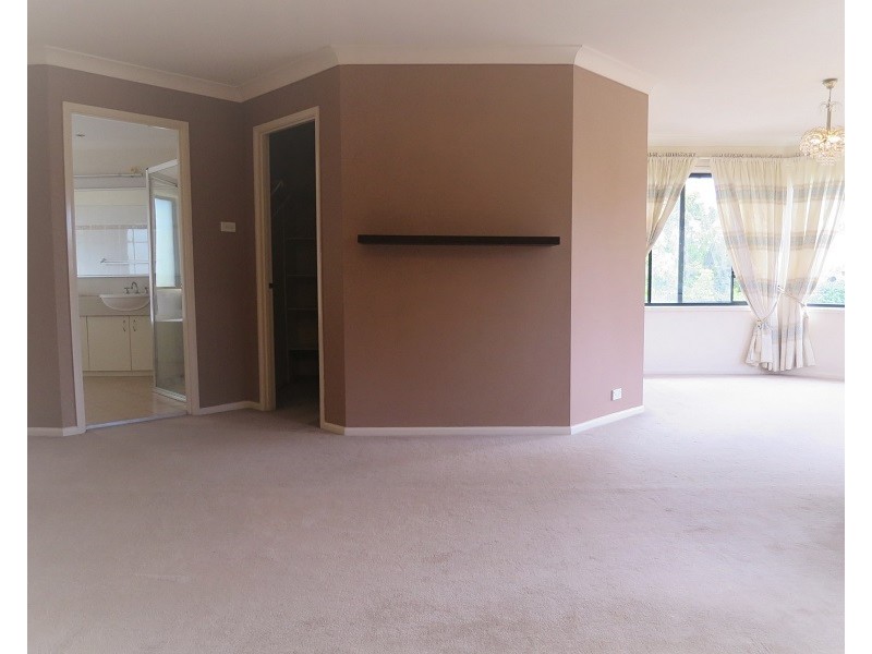 7 Forest Crescent, Beaumont Hills NSW 2155