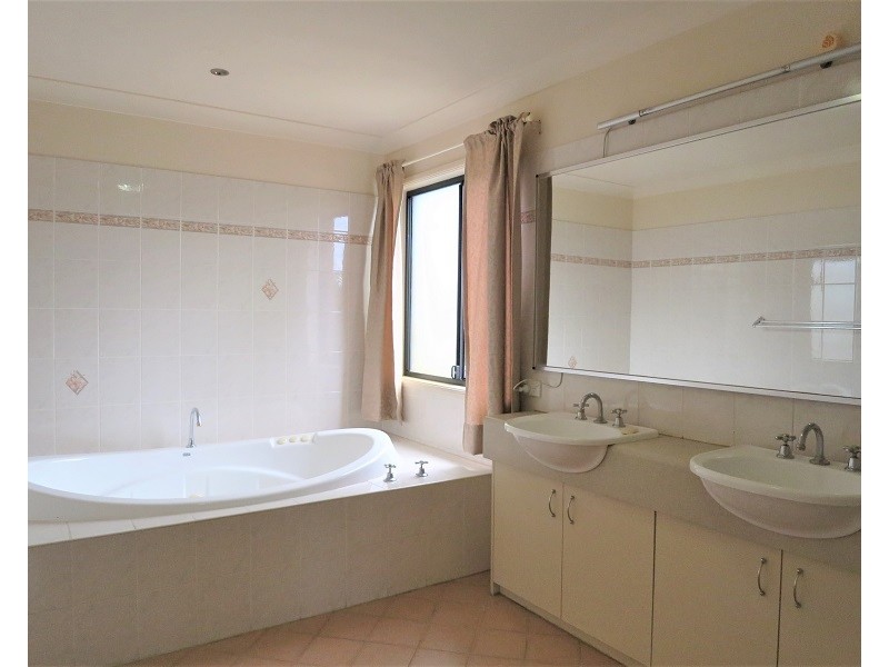 7 Forest Crescent, Beaumont Hills NSW 2155