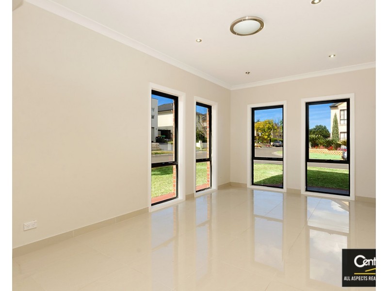 1 Compass Ave, Beaumont Hills NSW 2155