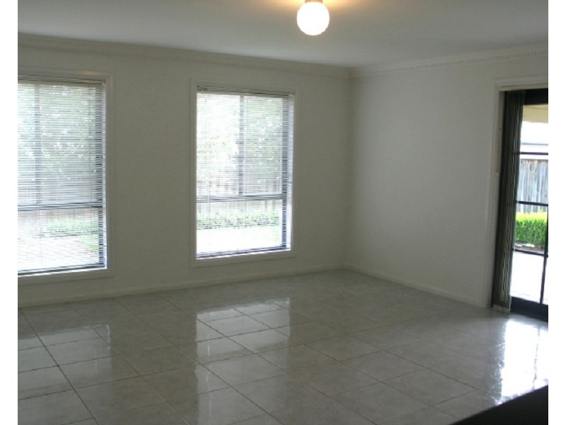 10 Townsend Cct, Beaumont Hills NSW 2155