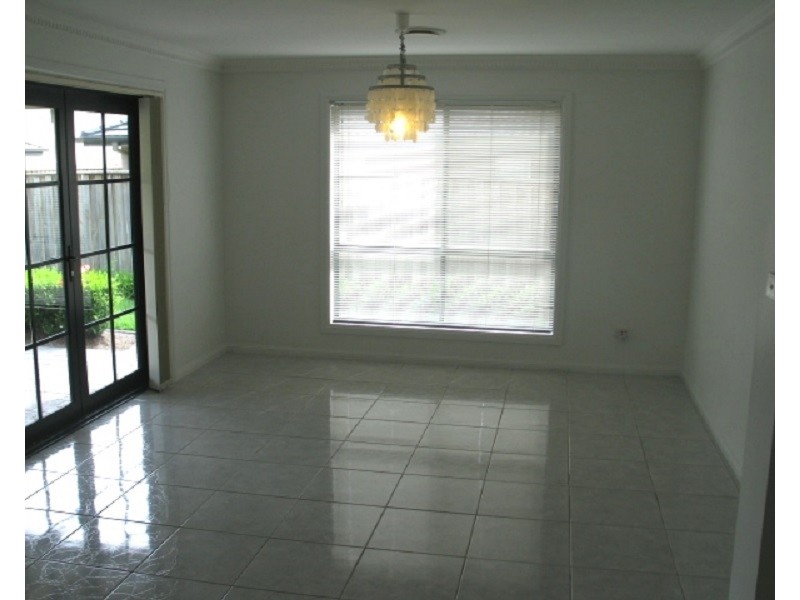 10 Townsend Cct, Beaumont Hills NSW 2155