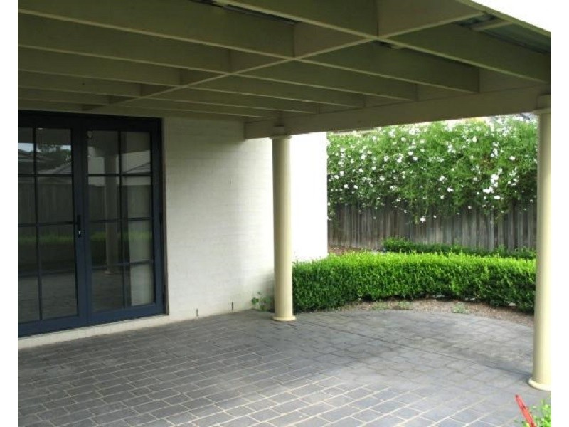 10 Townsend Cct, Beaumont Hills NSW 2155