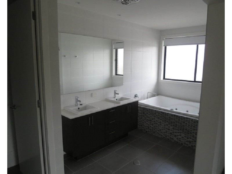 5 Arrowroot St, The Ponds NSW 2769