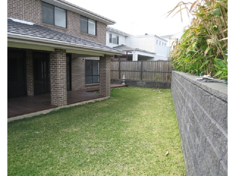 5 Arrowroot St, The Ponds NSW 2769