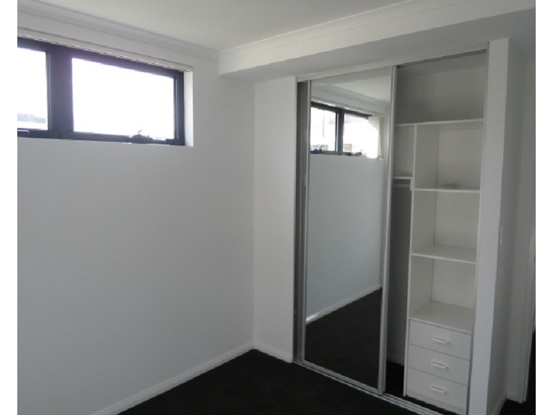 42/194 Burnett St, Mays Hill NSW 2145