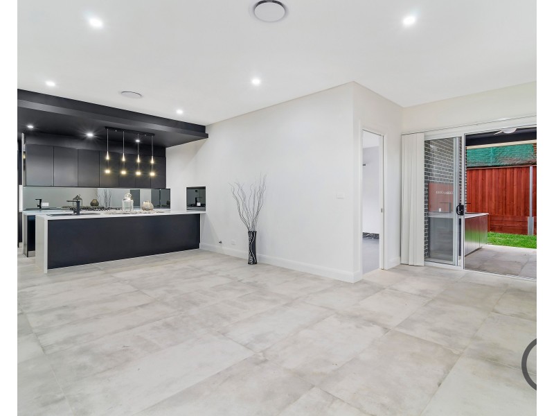 28 Bloomsdale Circuit, Box Hill NSW 2765