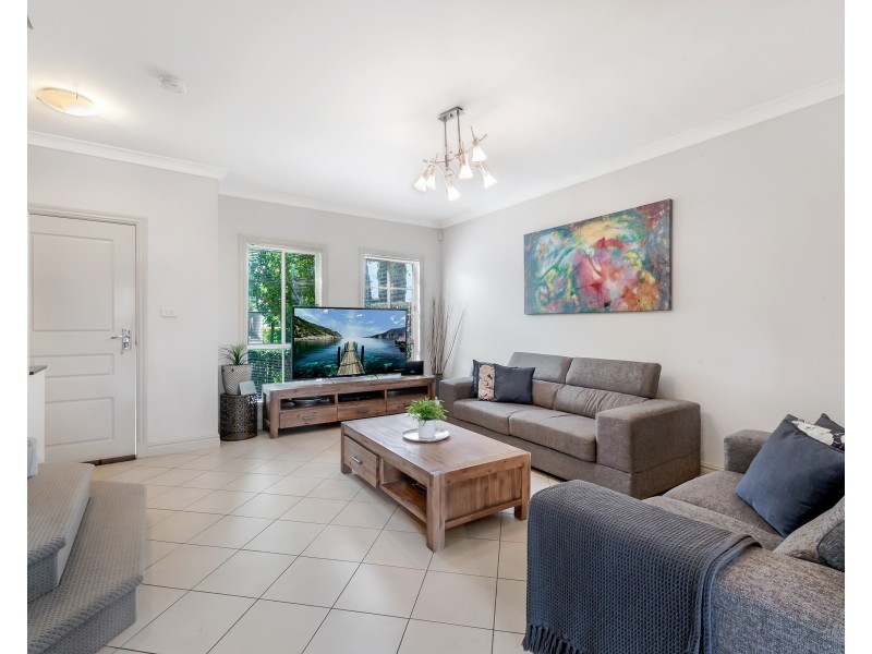 1/6 Blossom Place, Quakers Hill NSW 2763
