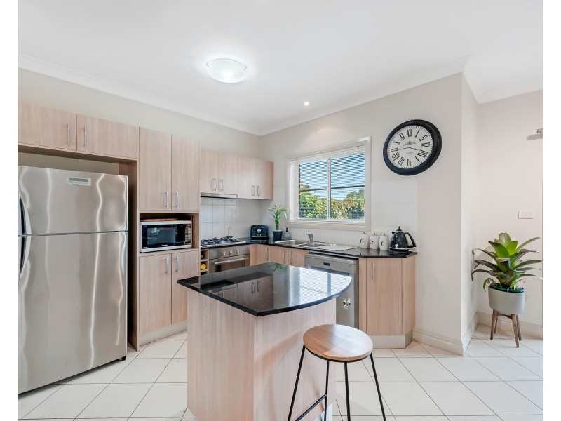 1/6 Blossom Place, Quakers Hill NSW 2763