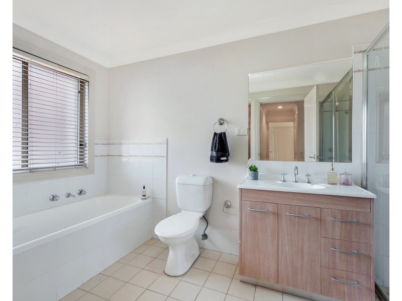 1/6 Blossom Place, Quakers Hill NSW 2763