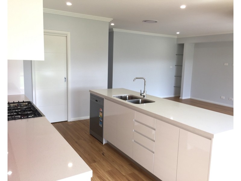 8  Gloaming Street, Box Hill NSW 2765