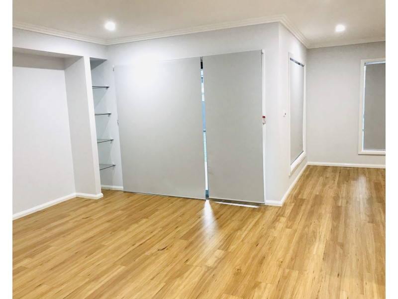 8  Gloaming Street, Box Hill NSW 2765