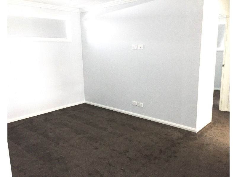 8  Gloaming Street, Box Hill NSW 2765