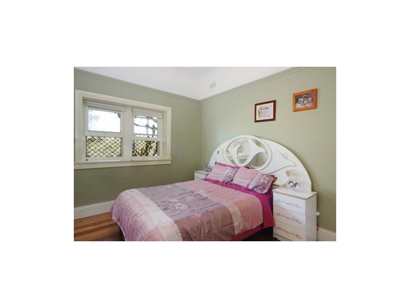 18 Tennent Parade, Hurlstone Park NSW 2193