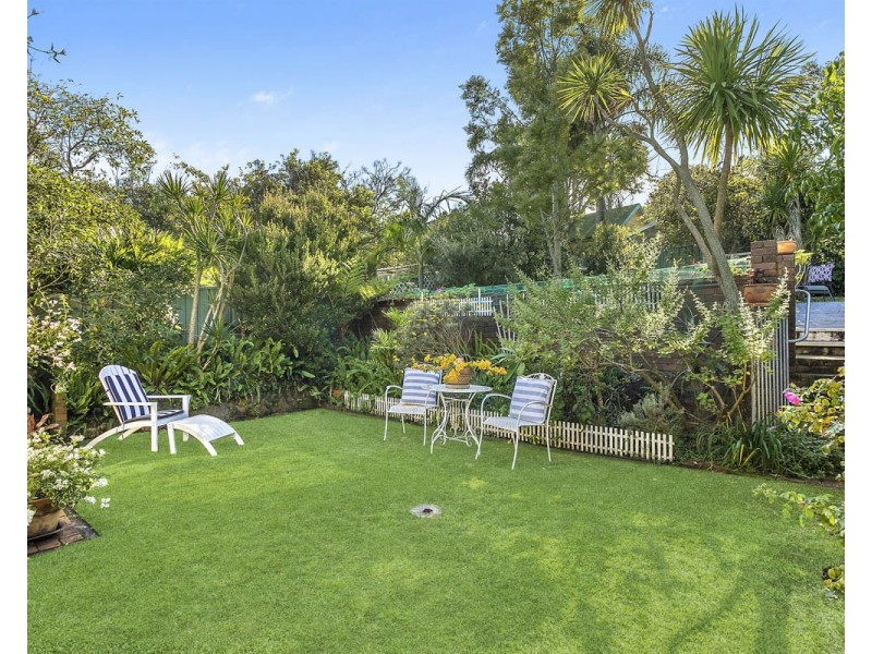 32 BEACHCOMBER AVENUE, Bundeena NSW 2230