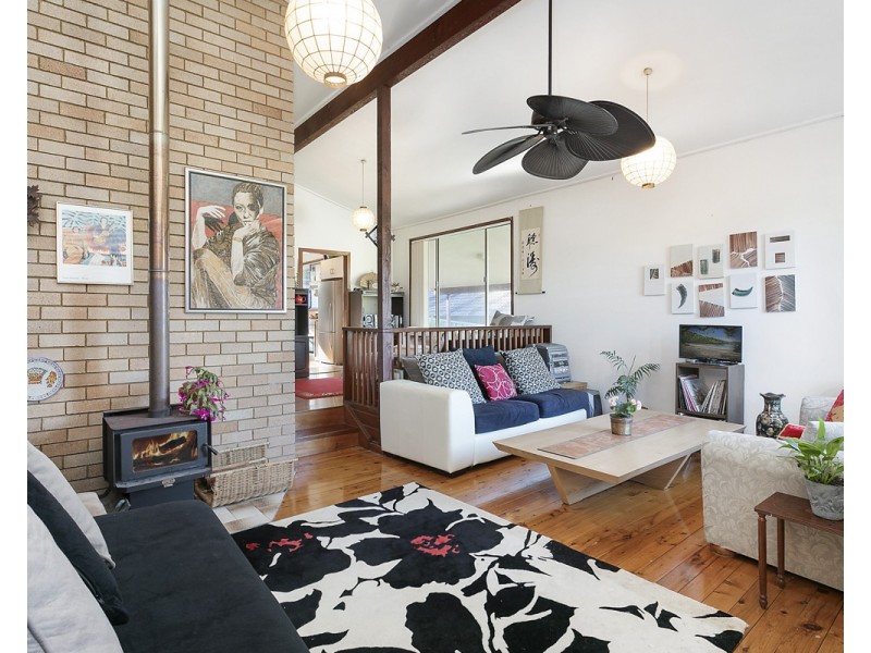 32 BEACHCOMBER AVENUE, Bundeena NSW 2230