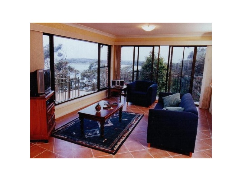 6 LOFTUS STREET, Bundeena NSW 2230