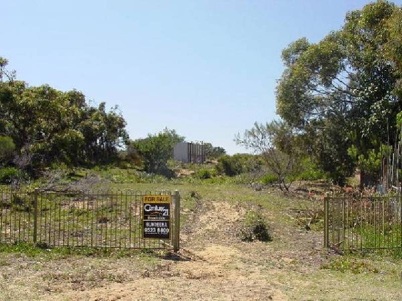 100 ERIC STREET, Bundeena NSW 2230