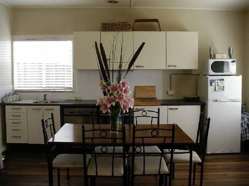 10 NEIL STREET, Bundeena NSW 2230