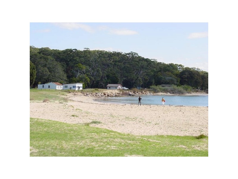 27 CRAMMOND AVENUE, Bundeena NSW 2230